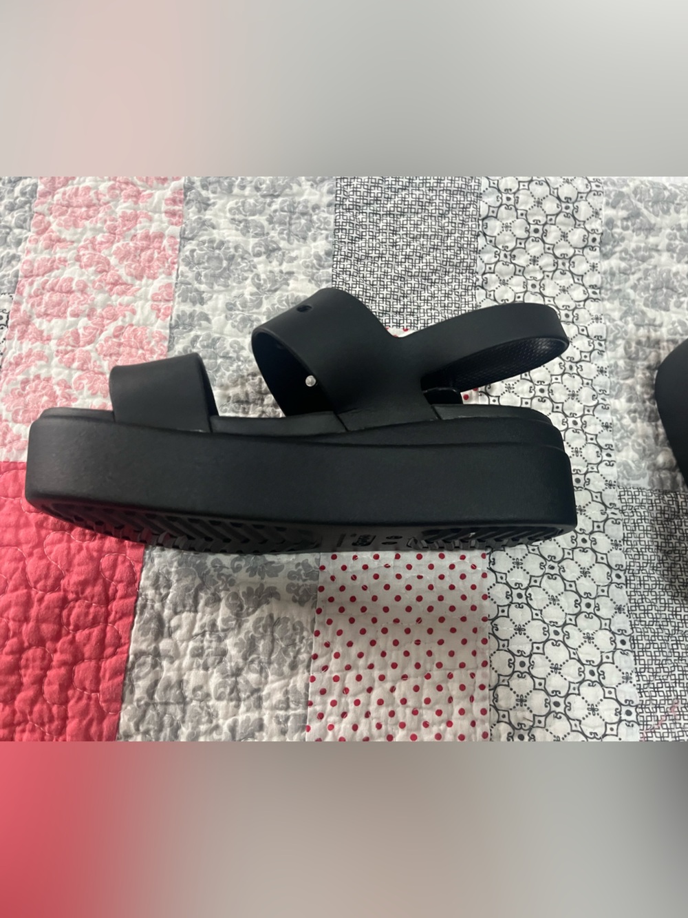 Crocs NWOT Black Platform Sandals Womens Size 5, Never worn - Picture 4 of 5